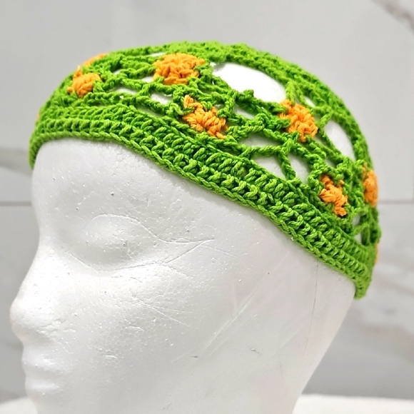 Free People Open Knit Crochet Skull Cap Beanie Hat Green w Orange Flowers - Picture 1 of 10